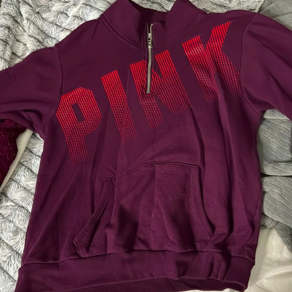 VS PINK CREW NECK HALF ZIP